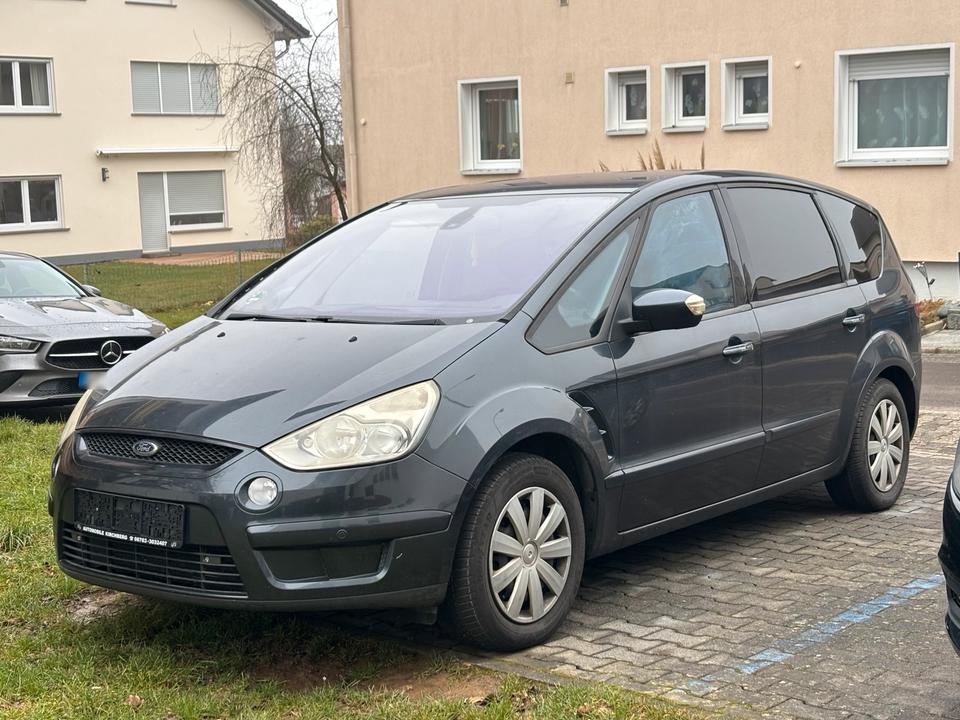 Ford S-Max 2008 — rear view