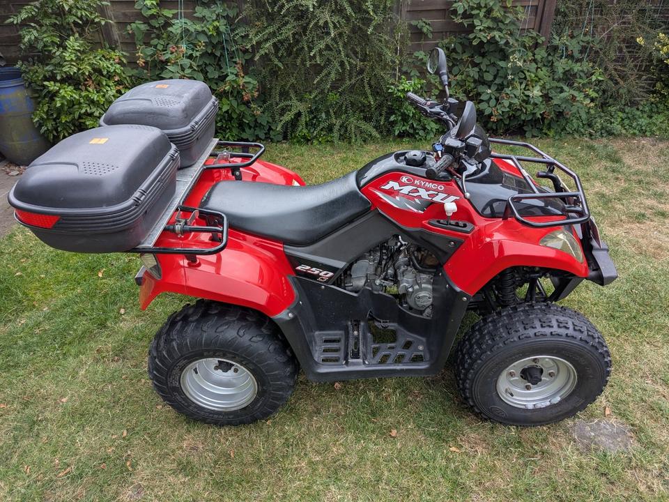 Kymco MXU 250 S Unfallfrei, mit Kardanantrieb und IXIL VA Auspuff 2008 — interior