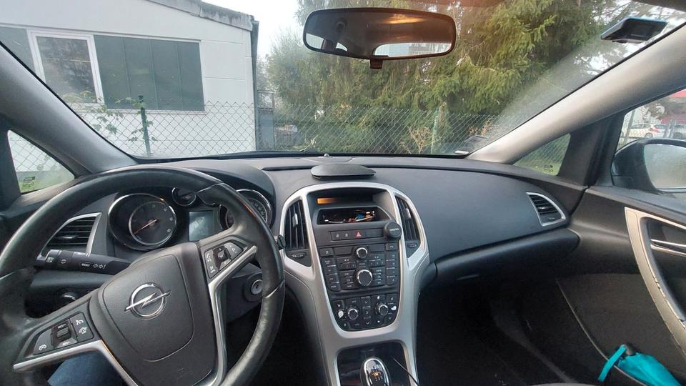 Opel Astra 2013 — photo 5