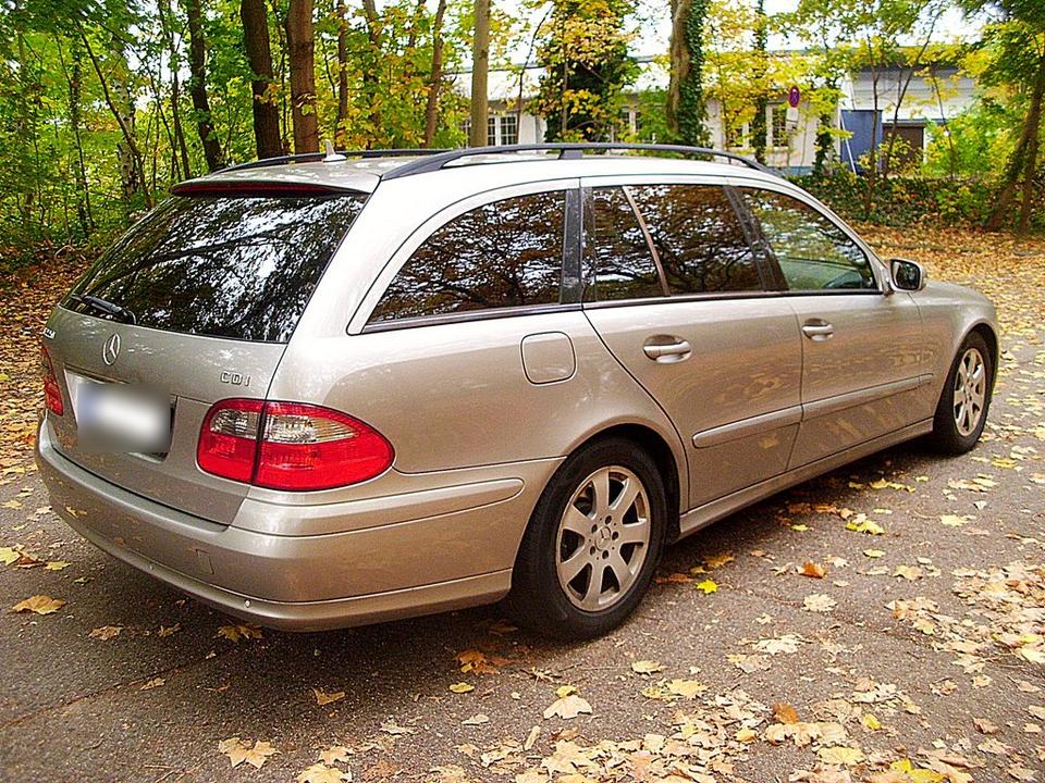 Mercedes Benz E 220 2007 — photo 13