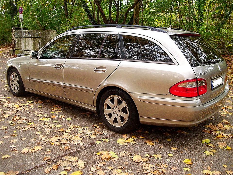 Mercedes Benz E 220 2007 — rear view