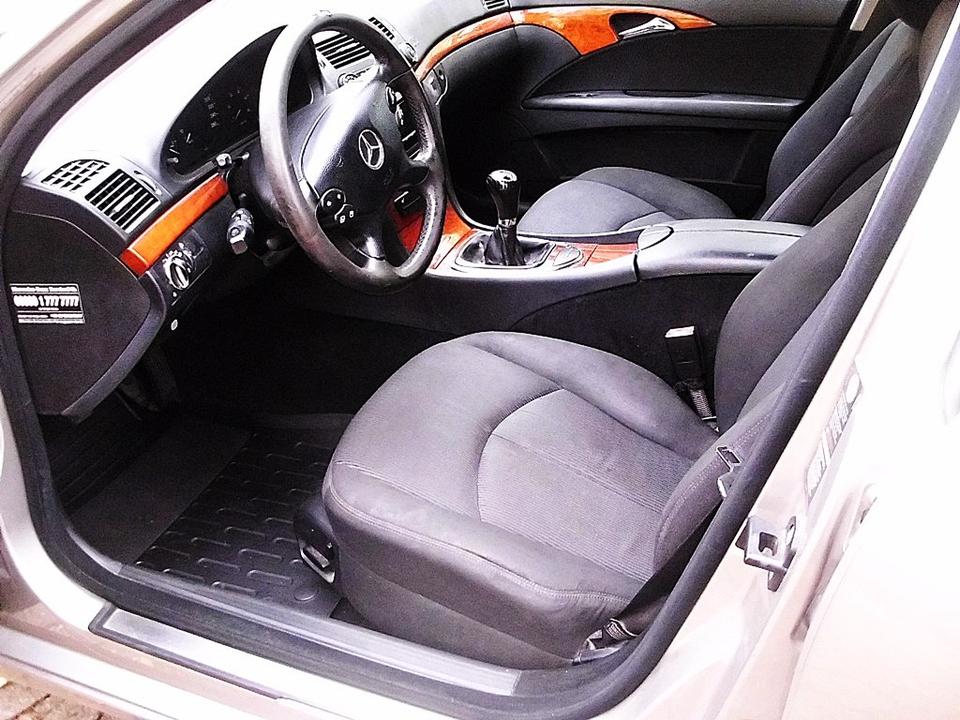 Mercedes Benz E 220 2007 — interior