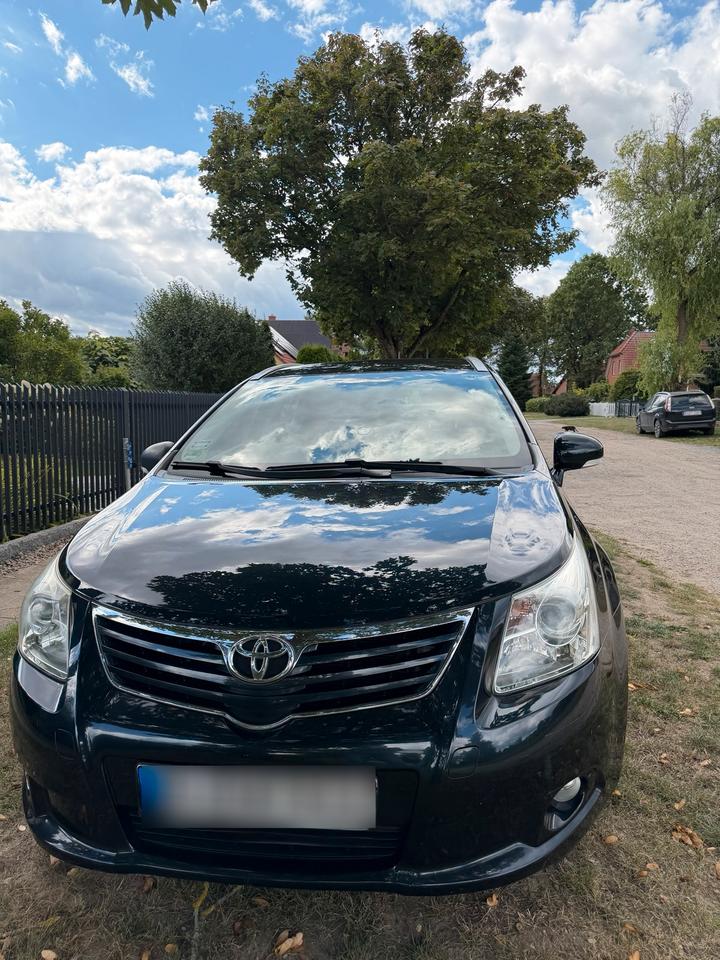 Toyota Avensis 2011 — авто для ЗСУ з Європи