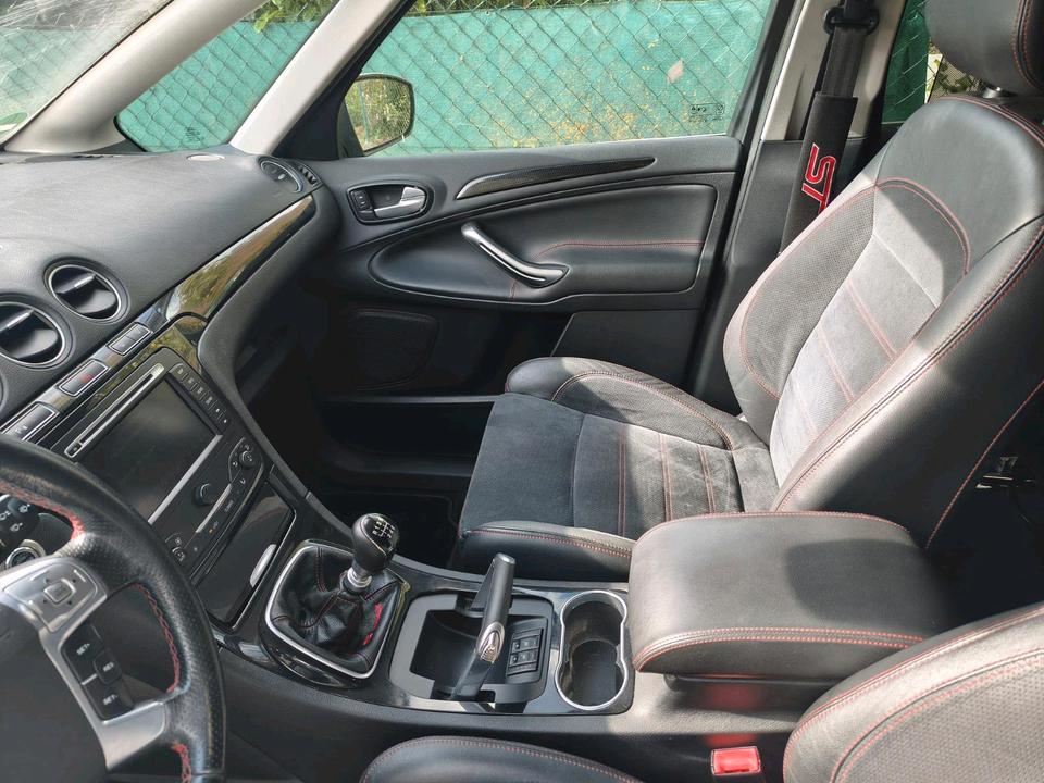 Ford S-Max 2012 — photo 10