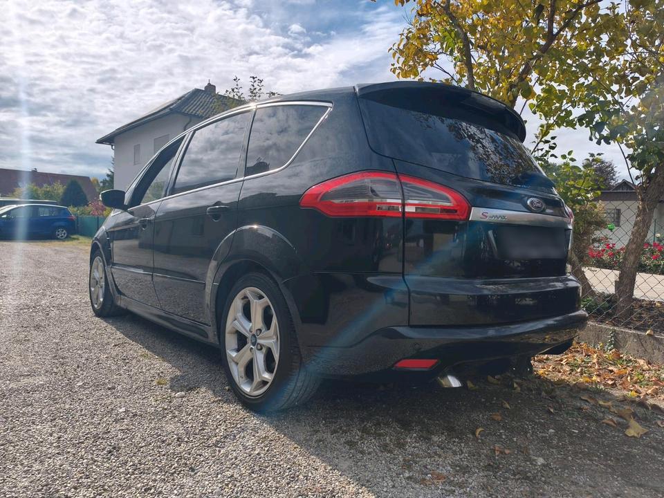 Ford S-Max 2012 — photo 11