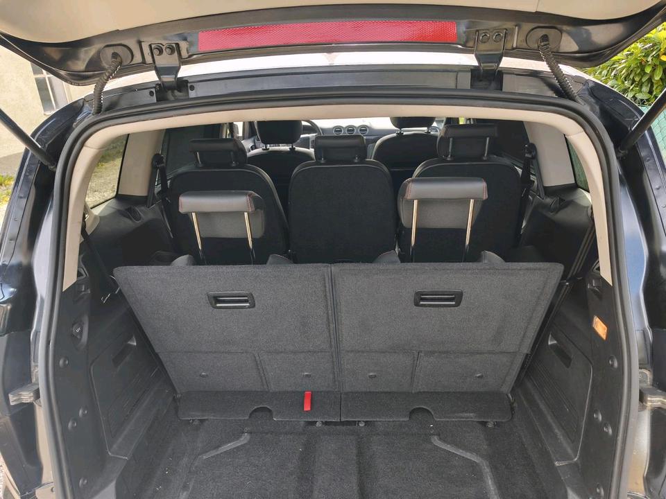 Ford S-Max 2012 — photo 14
