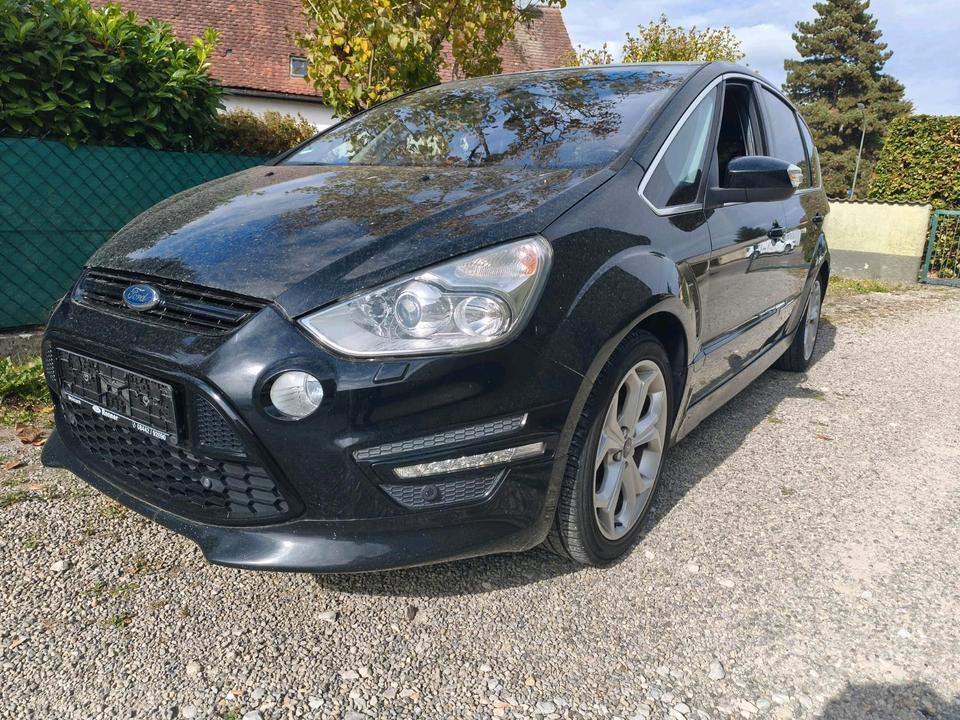 Ford S-Max 2012 — rear view