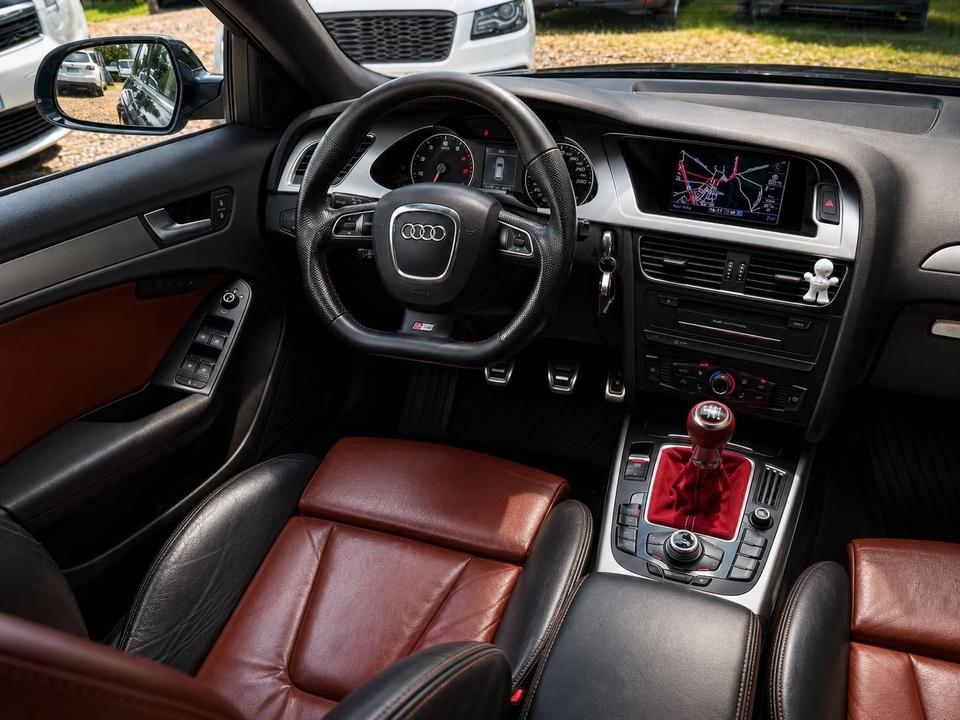 Audi A4 2009 — photo 7