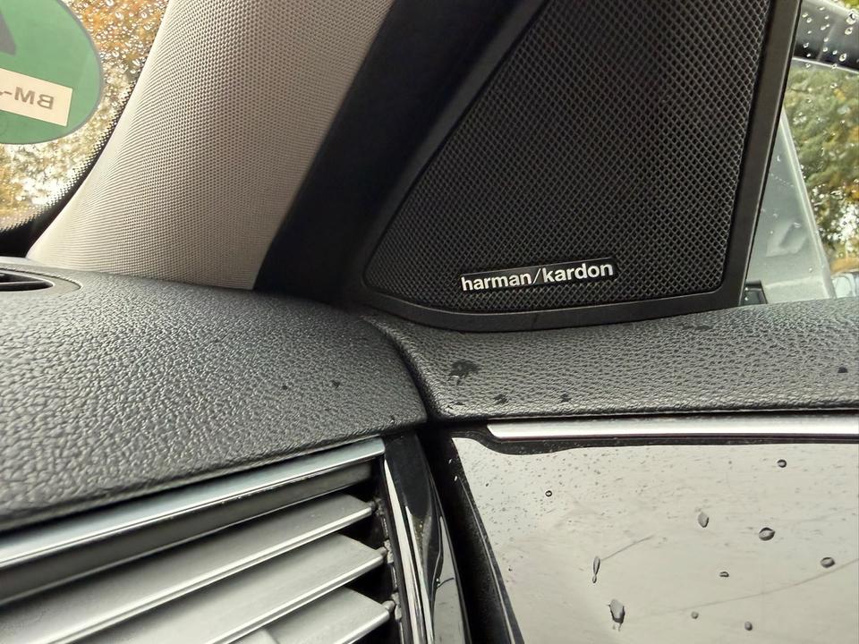 Mercedes Benz E 300 2011 — photo 11