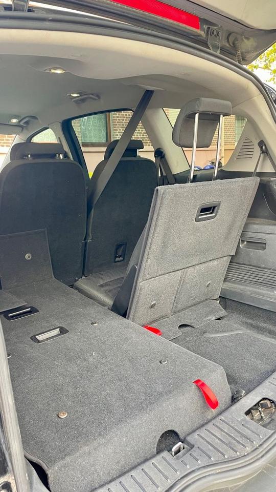 Ford S-Max 2012 — photo 11