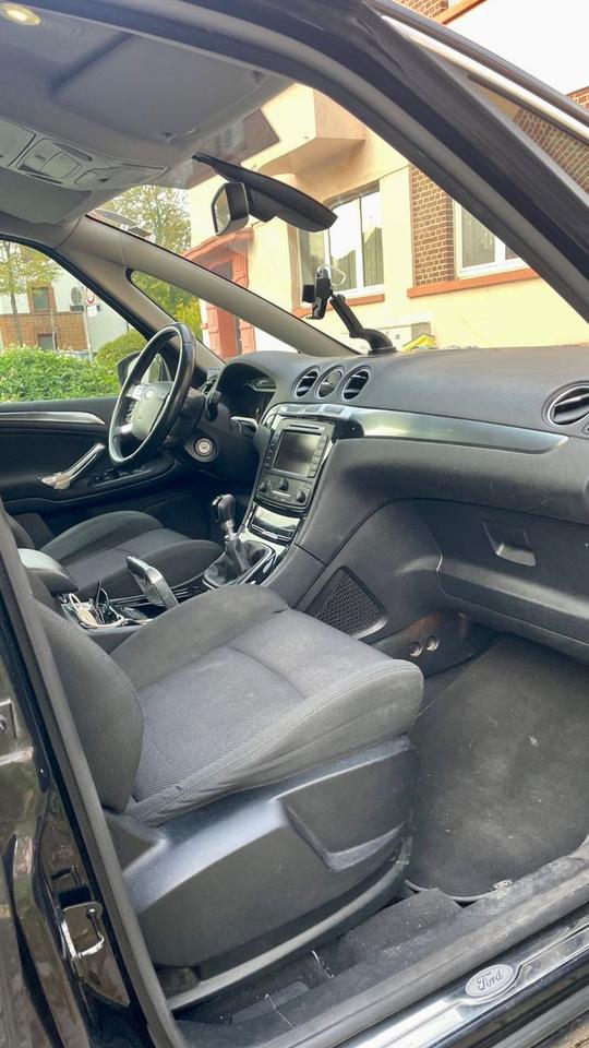 Ford S-Max 2012 — photo 14
