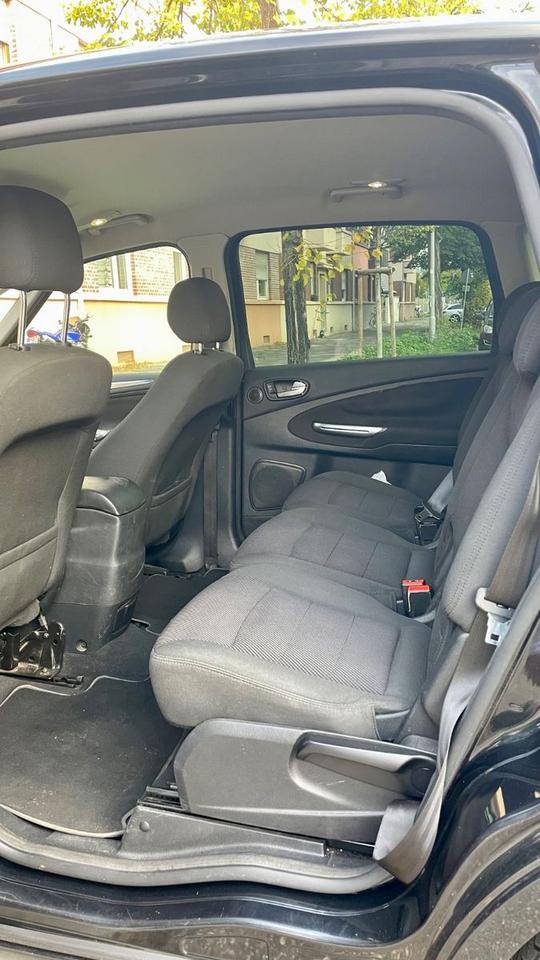 Ford S-Max 2012 — photo 8