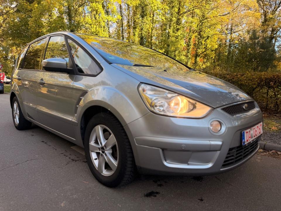 Ford S-Max 2007 — rear view