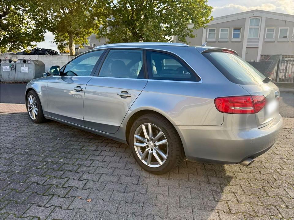 Audi A4 2009 — rear view