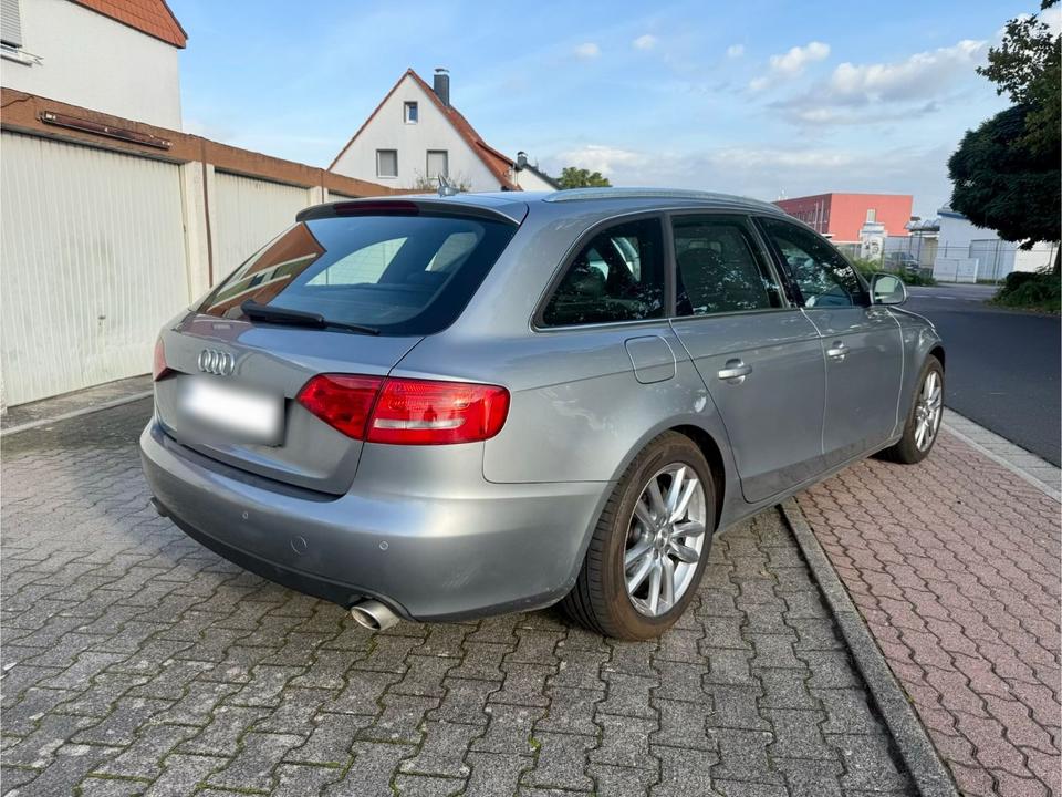Audi A4 2009 — engine