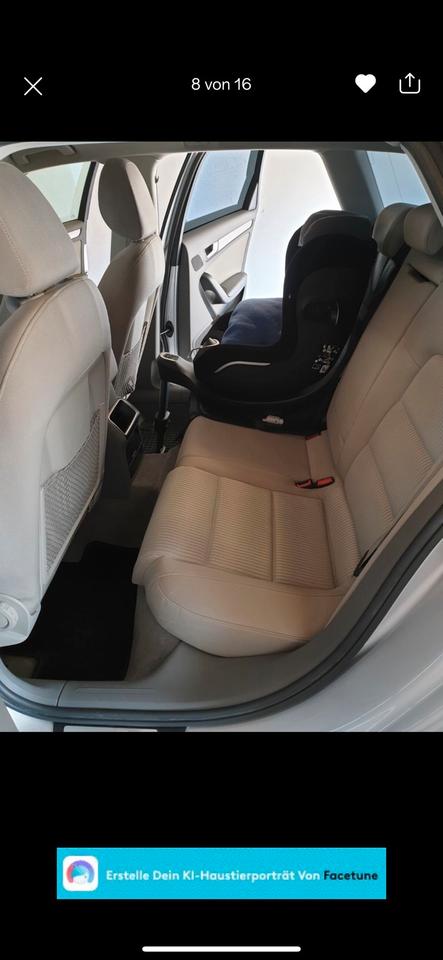 Audi A4 2010 — photo 9