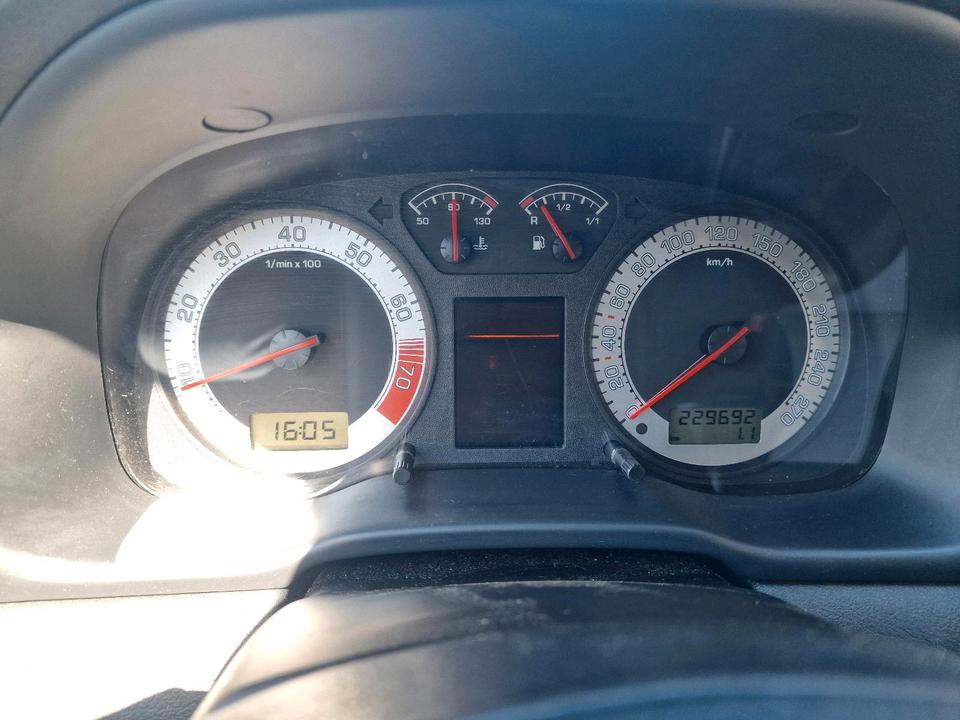 Skoda Octavia 2004 — photo 14