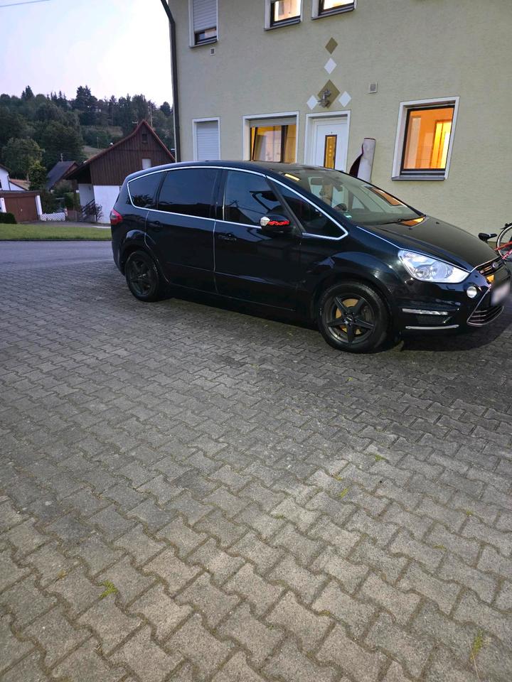 Ford S-Max 2010 — photo 11