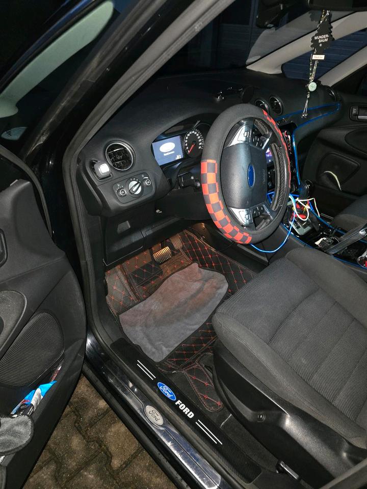 Ford S-Max 2010 — photo 9