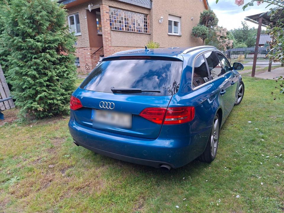 Audi A4 2009 — interior