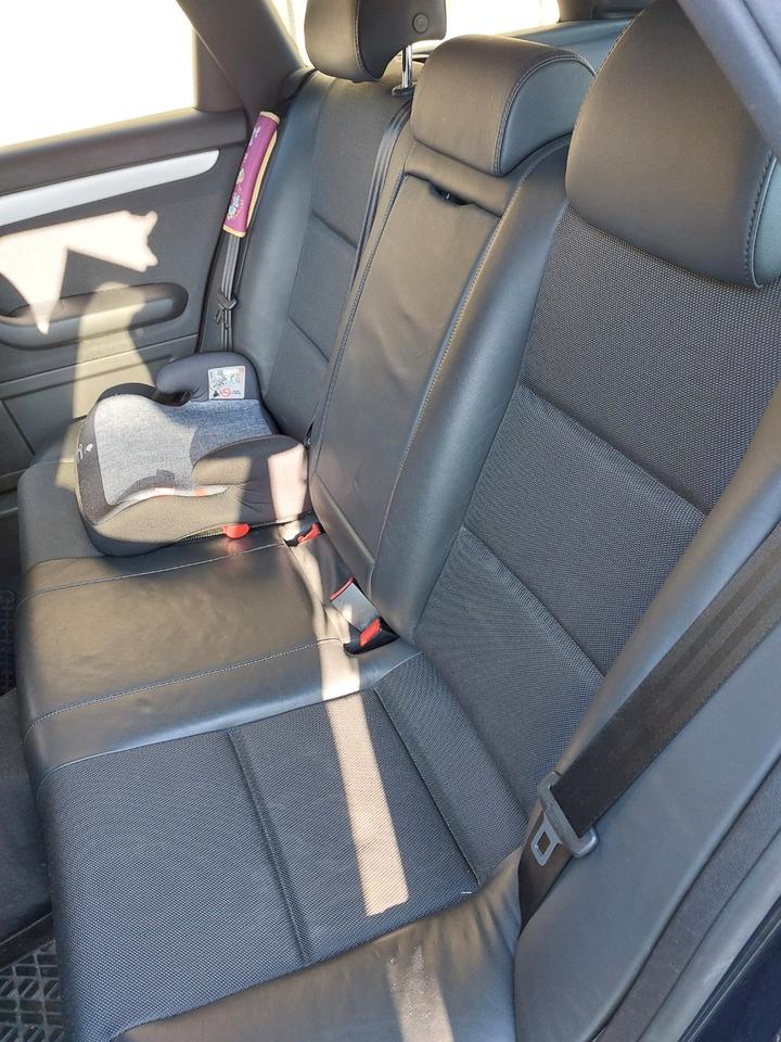 Audi A4 2004 — photo 10