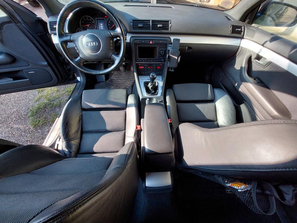 Audi A4 2004 — photo 13