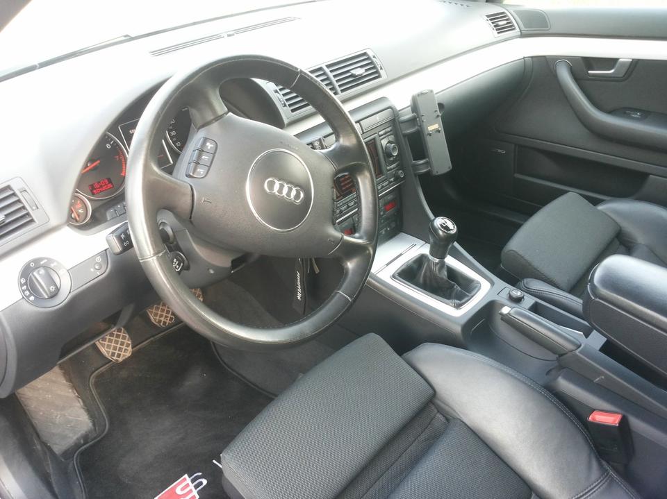 Audi A4 2004 — photo 7