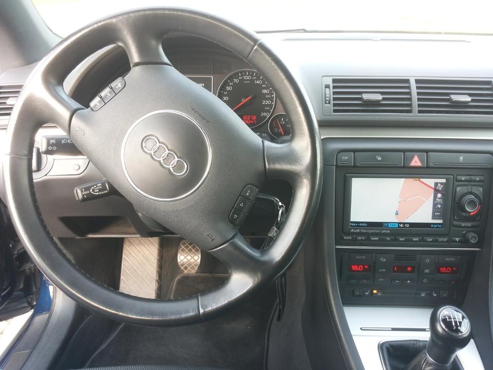 Audi A4 2004 — photo 8