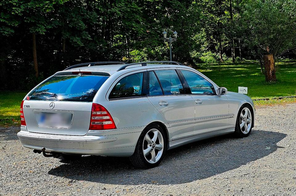 Mercedes Benz C 320 2006 — photo 11