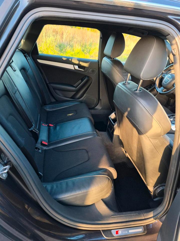 Audi A4 2010 — photo 11