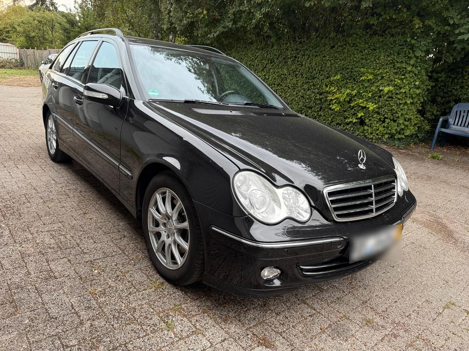 Mercedes Benz C 280 2006 — rear view