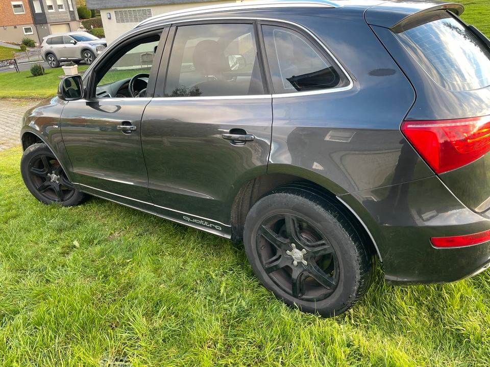 Audi Q5 2009 — двигун