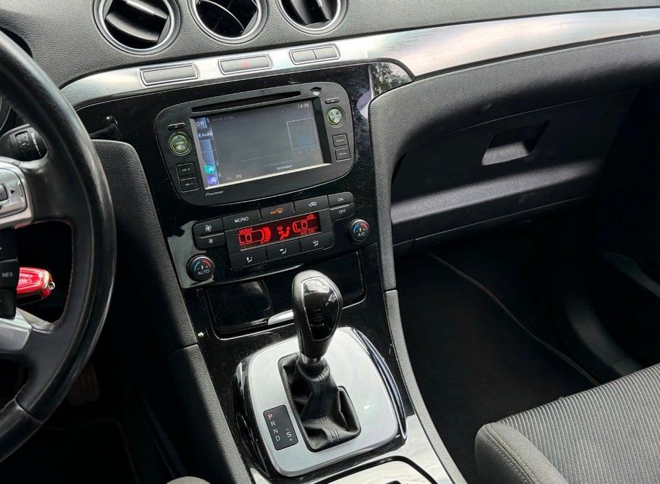 Ford S-Max 2010 — photo 7