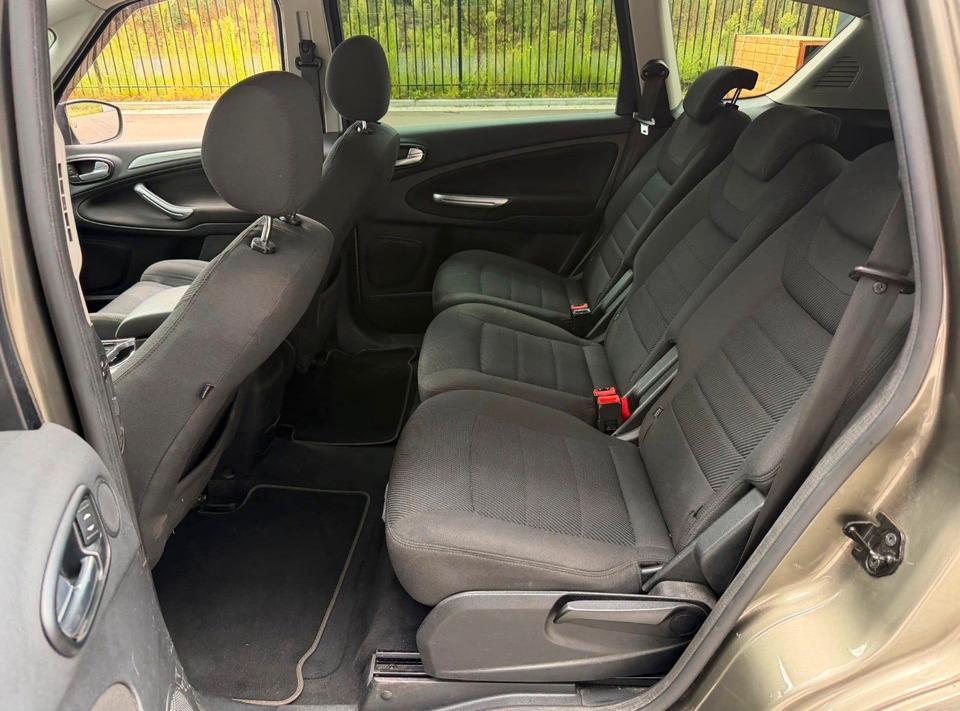 Ford S-Max 2010 — photo 9