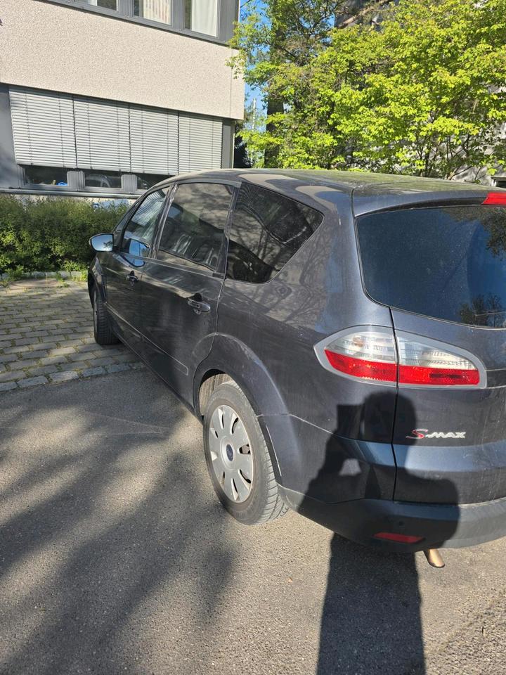 Ford Weitere Ford 2008 — вигляд ззаду