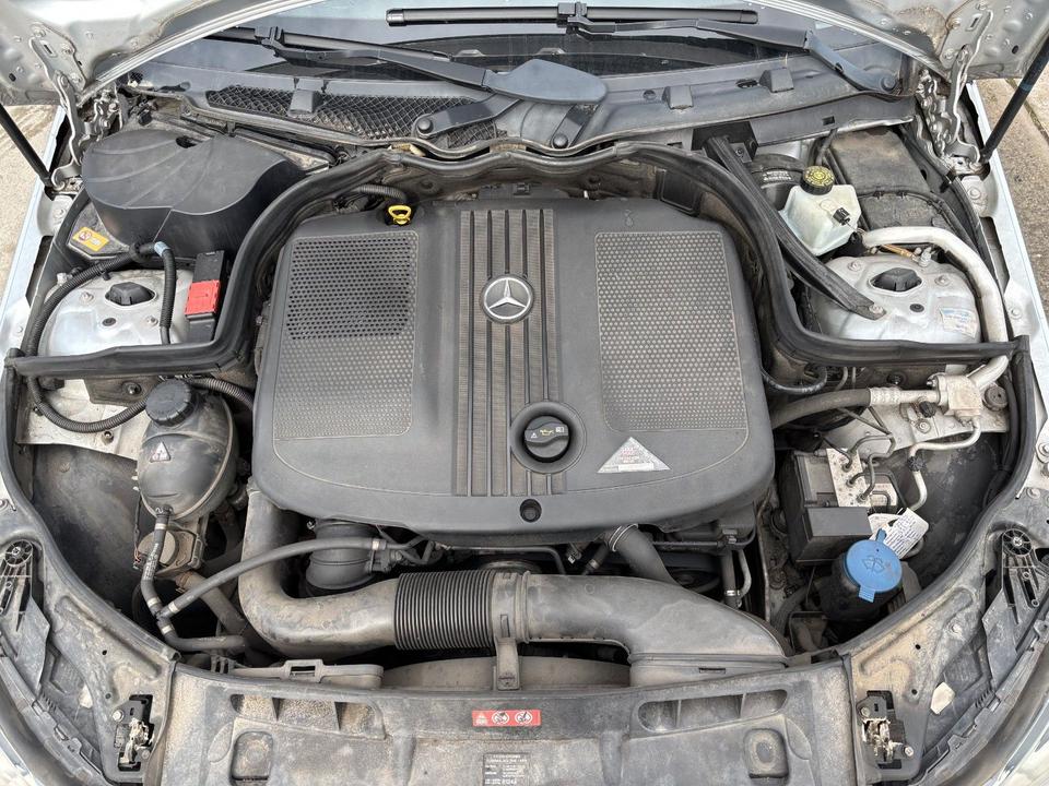 Mercedes Benz C 200 2012 — photo 11