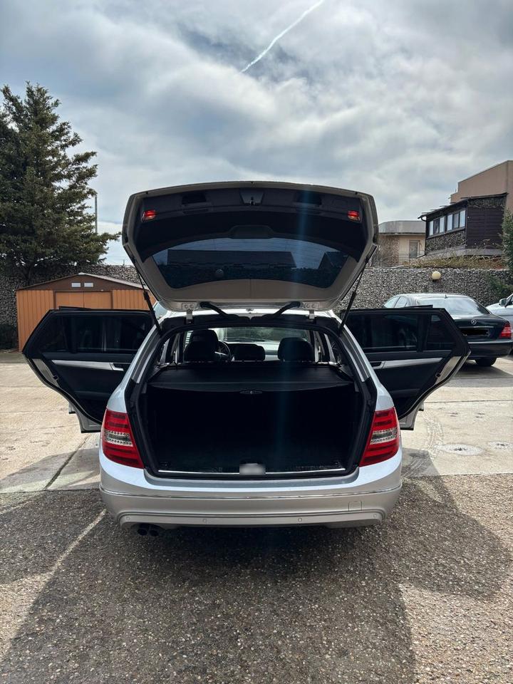 Mercedes Benz C 200 2012 — rear view