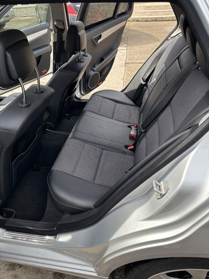 Mercedes Benz C 200 2012 — photo 8