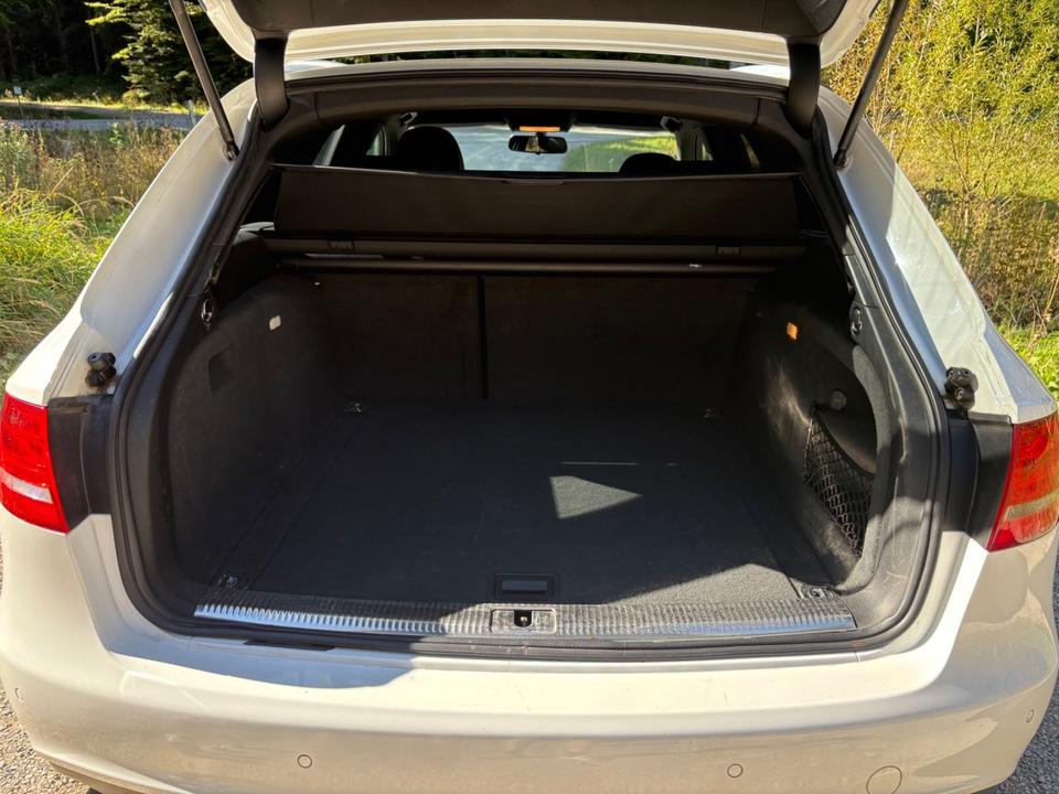 Audi A4 2009 — photo 11