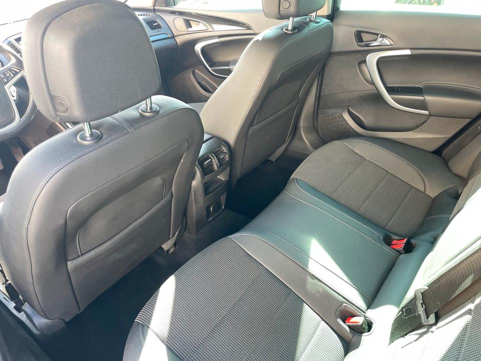 Opel Insignia 2012 — photo 8