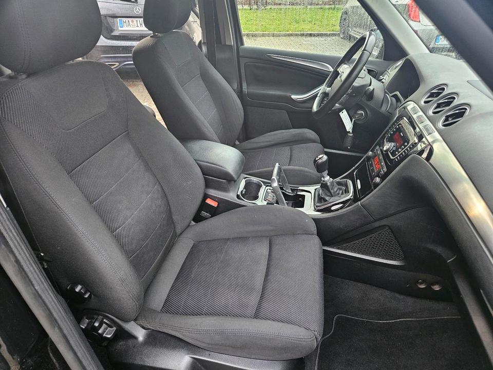 Ford S-Max 2012 — photo 10