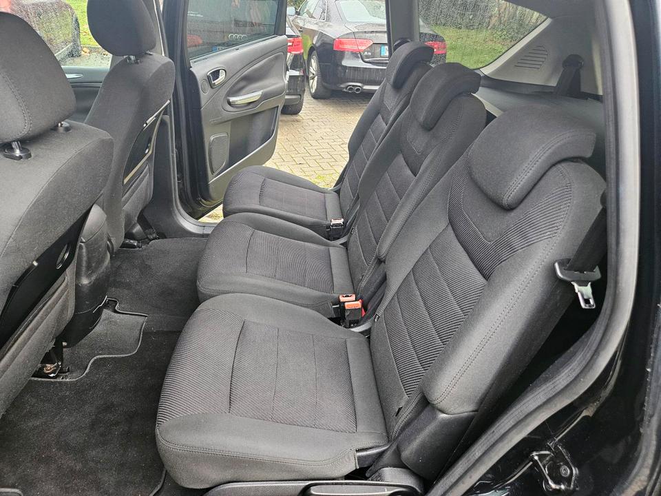 Ford S-Max 2012 — photo 13