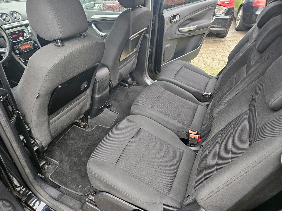 Ford S-Max 2012 — photo 15