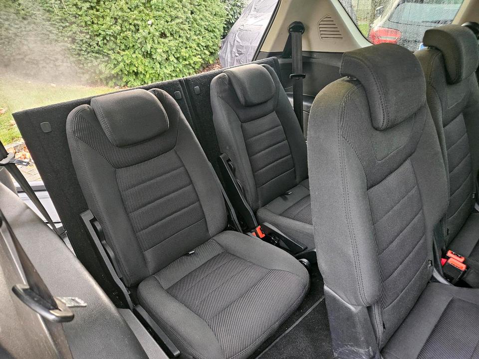 Ford S-Max 2012 — photo 17