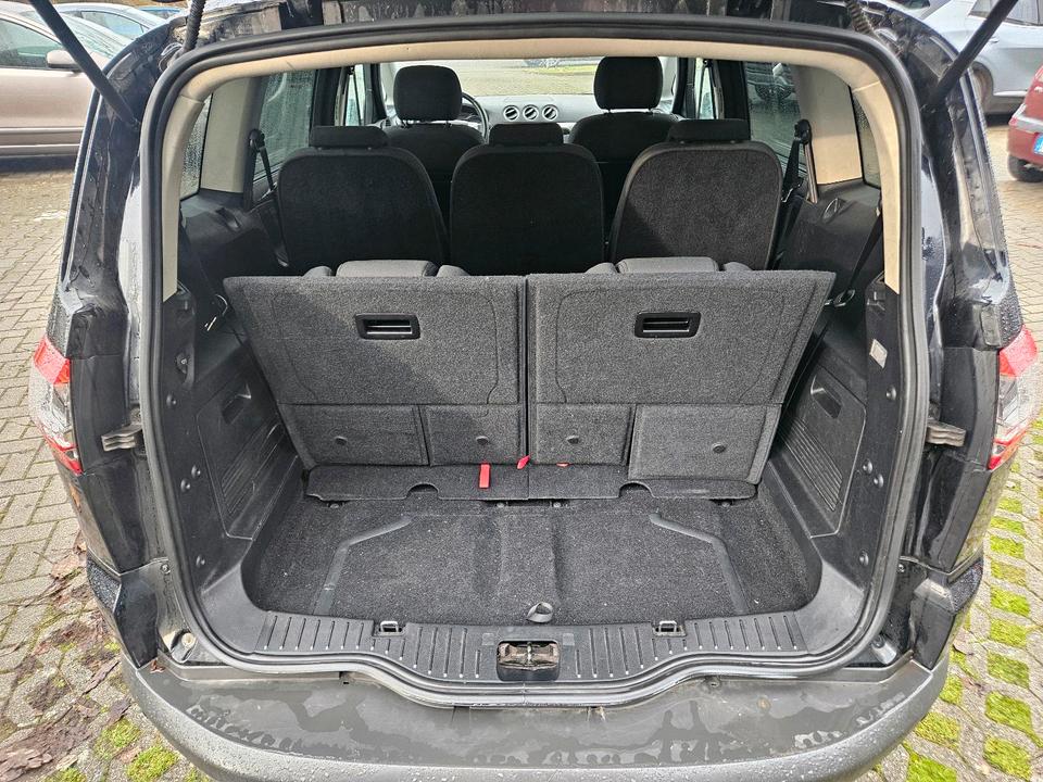Ford S-Max 2012 — photo 18