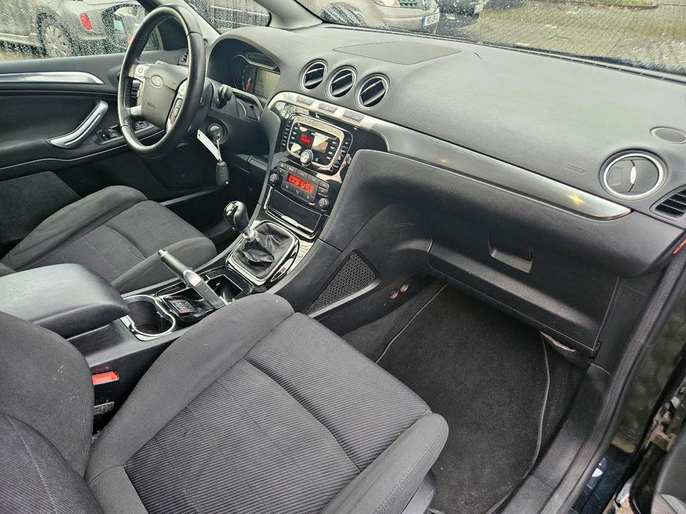 Ford S-Max 2012 — photo 8