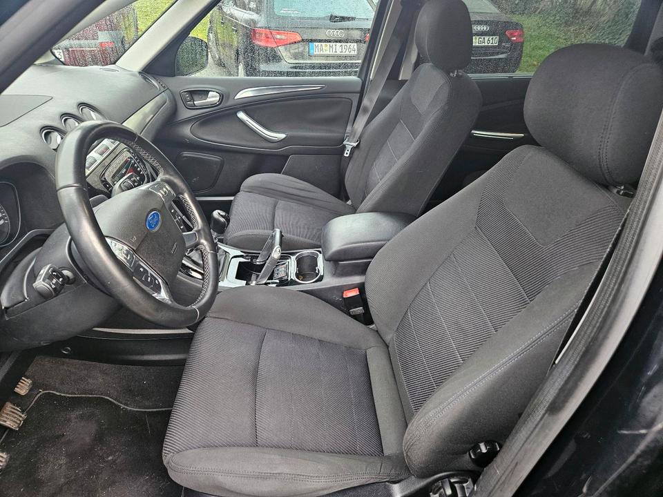 Ford S-Max 2012 — photo 9