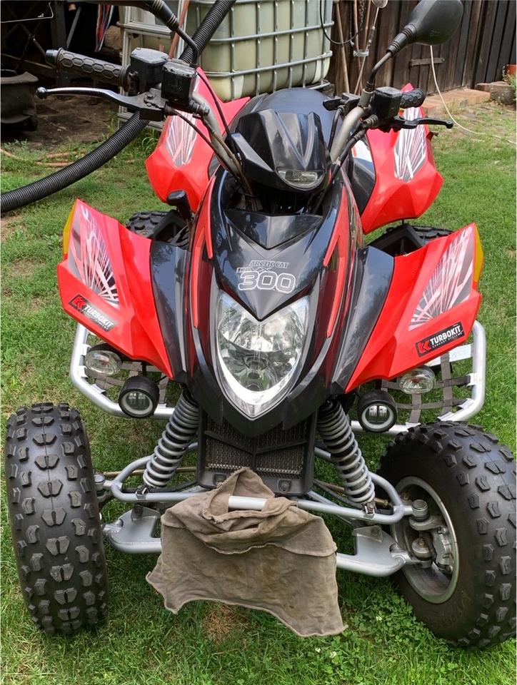 Weitere Motorräder Quad Arctic CAT 300 mit Sportauspuff 2009 — vehicle for AFU Ukraine