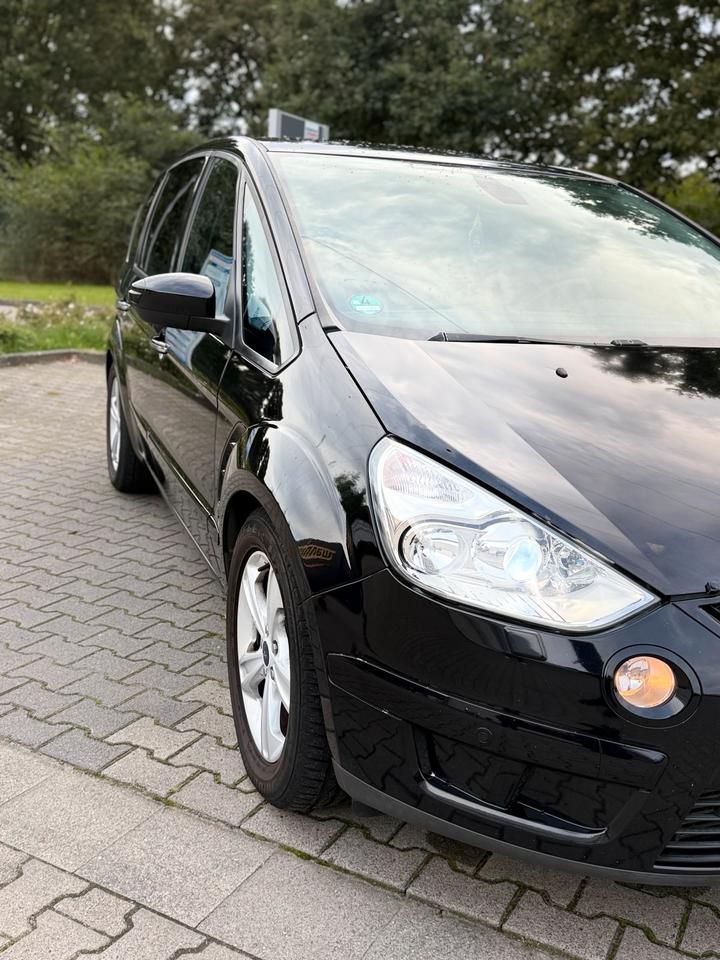 Ford S-Max 2009 — photo 14