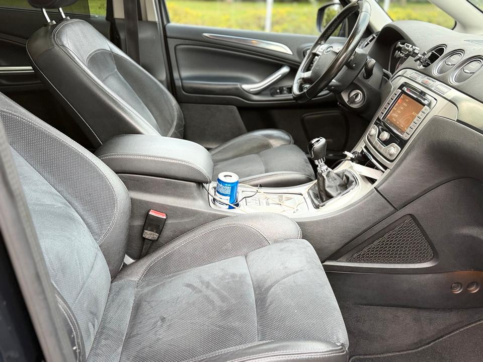 Ford S-Max 2009 — photo 15